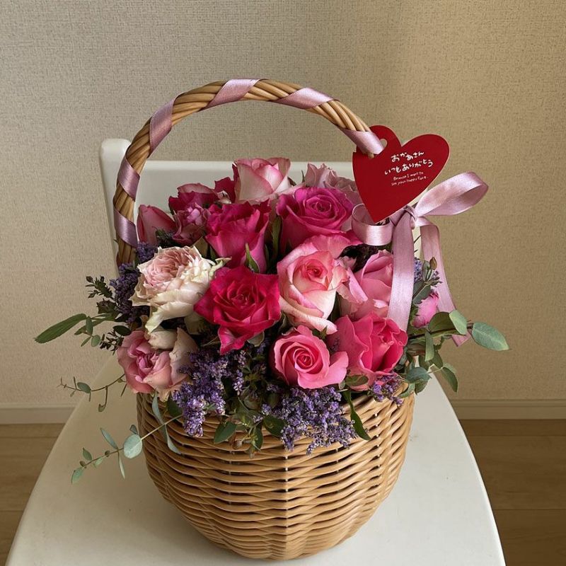 母の日のプレゼントバラの花かご